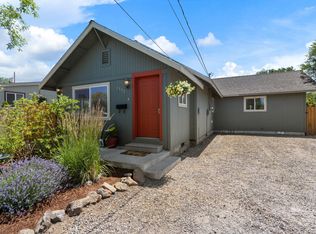 2332 SW Timber Ave, Redmond, OR 97756