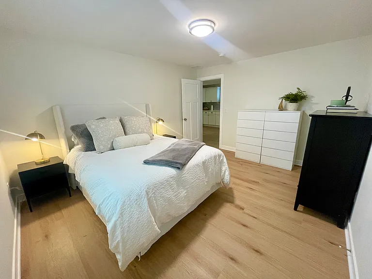 2442 Carrollton Ave #B — Photo 8