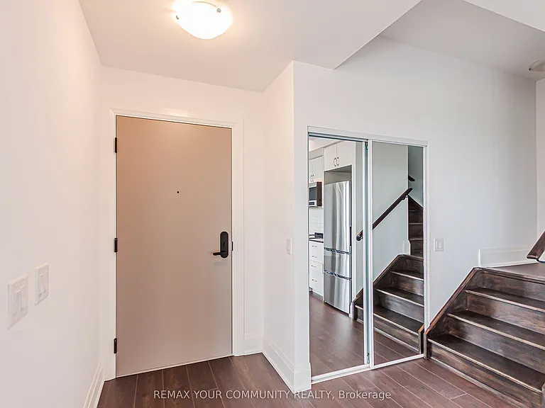 700 Sheppard Ave W #905 — Photo 2