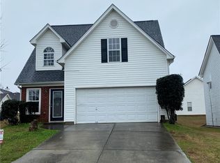 27 Kirkhill Dr, Lawrenceville, GA 30044
