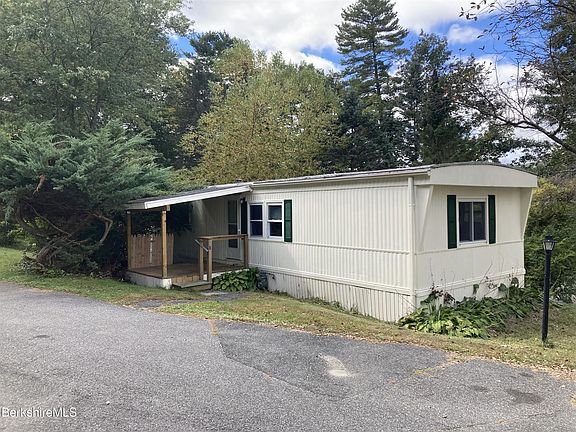 2nd image of 28 Lakewood Dr