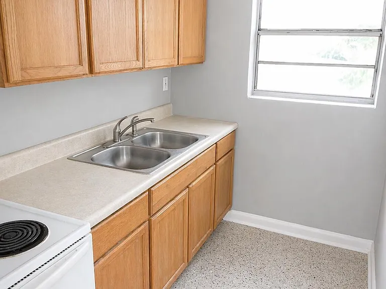 413 N Sapodilla Ave #1 — Photo 2