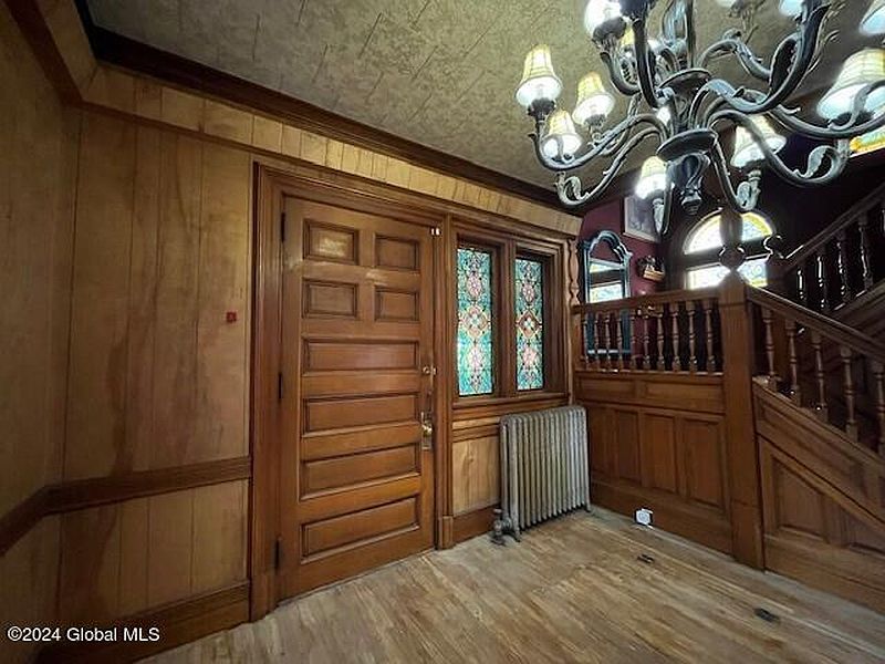 5th image of 147 Bleecker Street