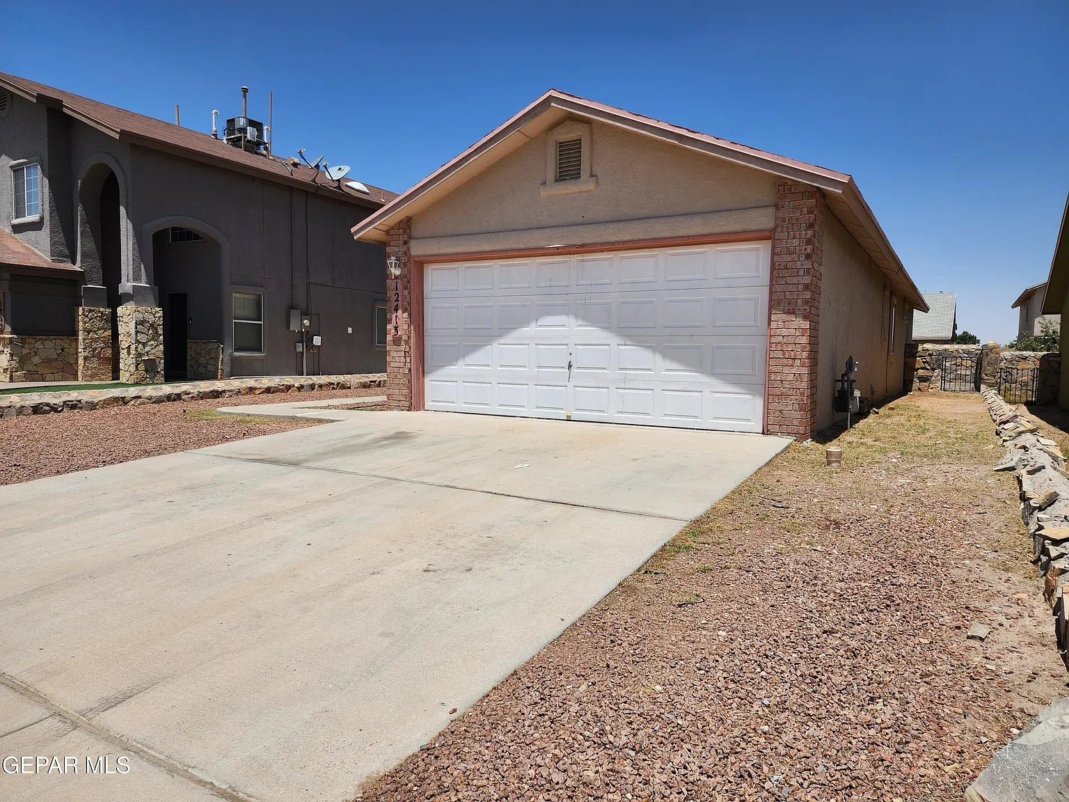 3 bed, 2.0 bath, 1011 sqft, $1,400 — Photo 2