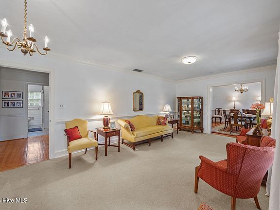 4th image of 605 Myers Drive