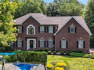 8921 Grotto Ct, Pomfret, MD 20675