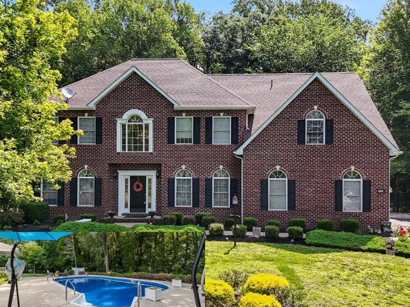 8921 Grotto Ct, Pomfret, MD 20675