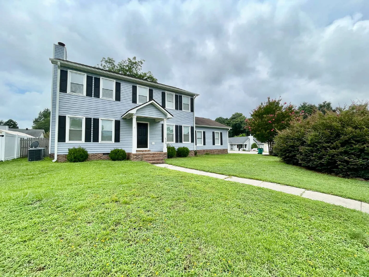3 bed, 2.5 bath, 1616 sqft, $1,800 — Photo 1