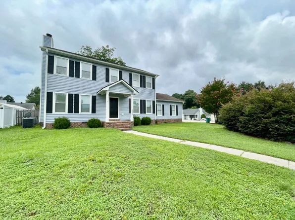 4206 Buckhurst Dr, Hope Mills, NC 28348