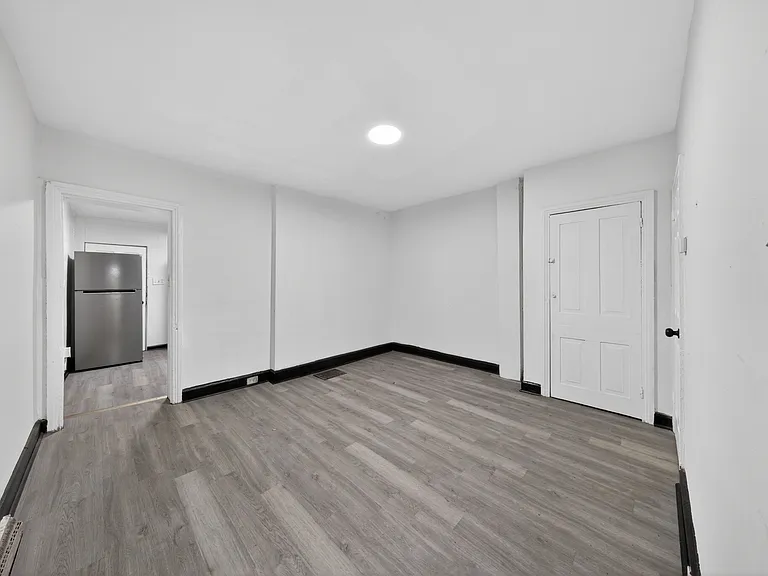 835 N Spruce St — Photo 7