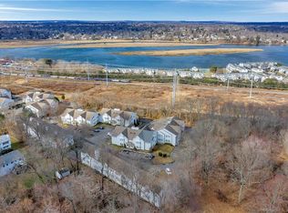 31 Woodhill Rd, Milford, CT 06461