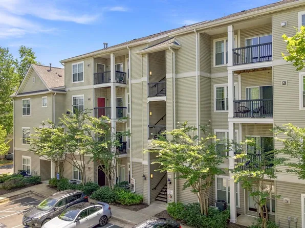 13363 Connor Dr APT K, Centreville, VA 20120