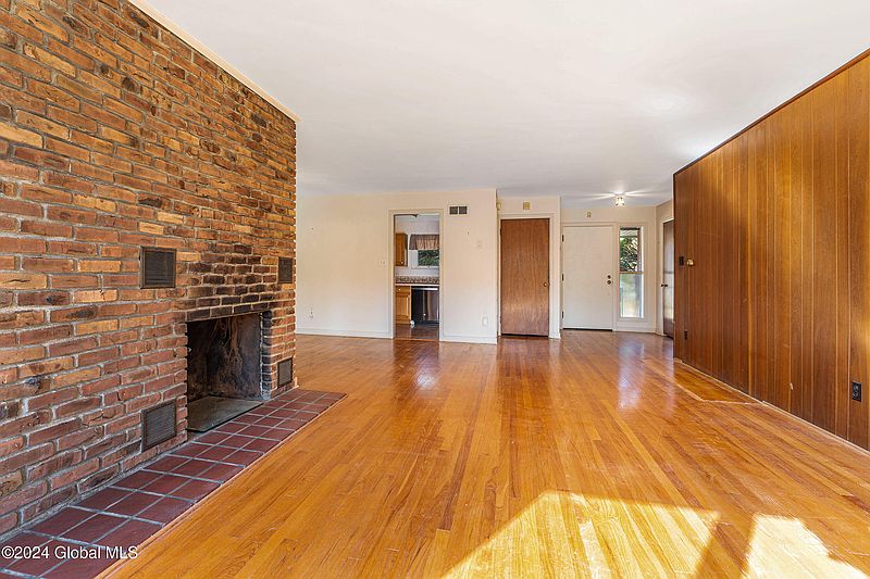 5th image of 31 Buchman Drive