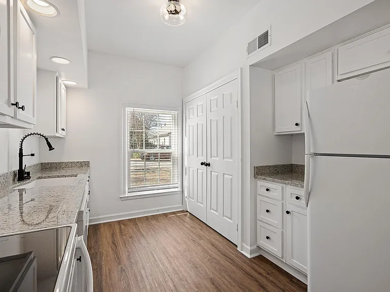 522 Summitt St — Photo 25