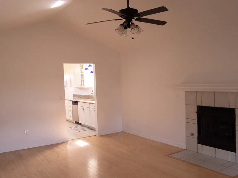 2405 SW Morris St — Photo 3