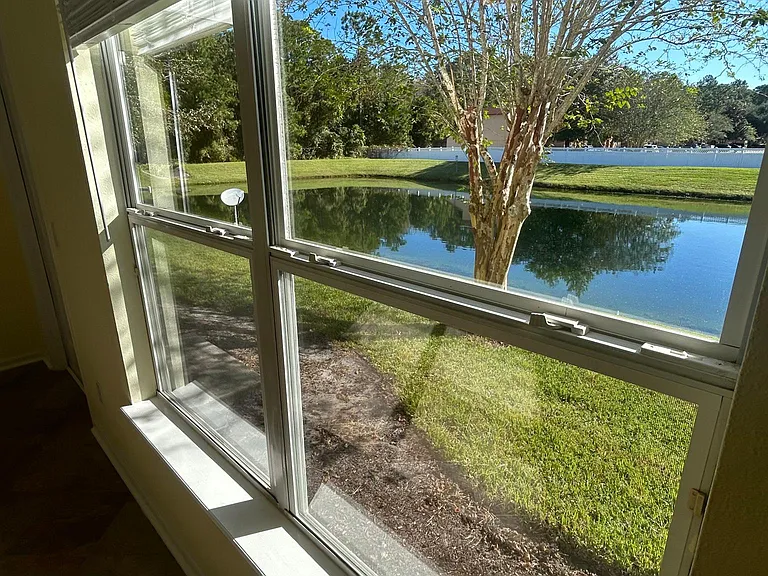 902 Southern Creek Dr — Photo 4