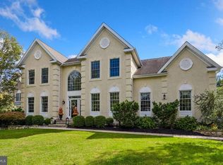 4 Hilltop Dr, Cherry Hill, NJ 08054