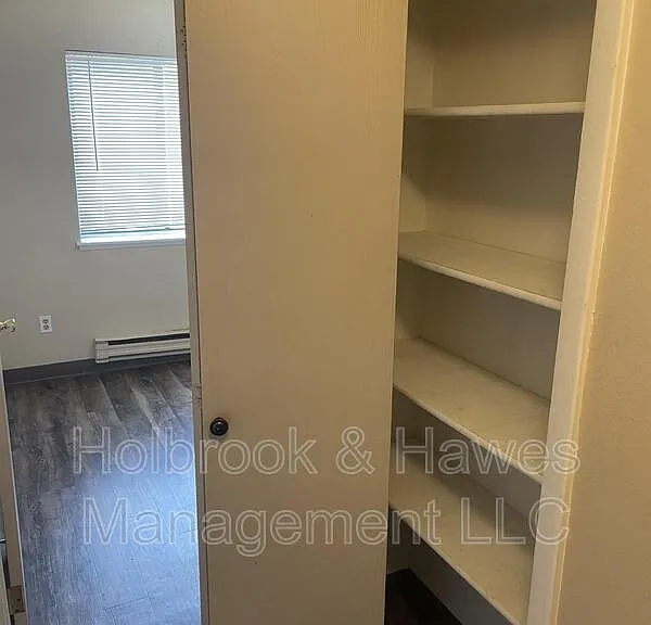 1209 W Plum St — Photo 21