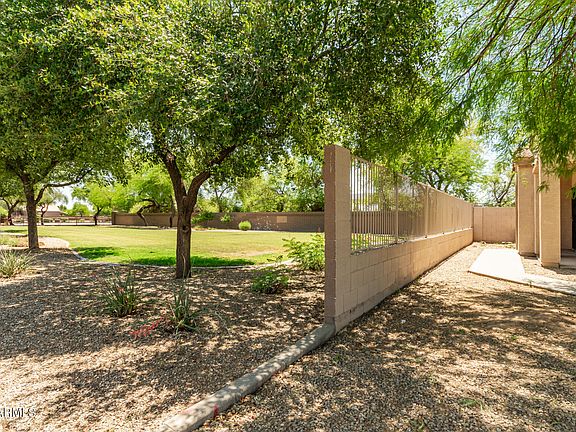 4th image of 8321 W HUGHES Drive