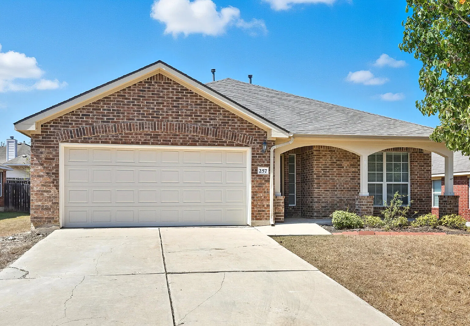 3 bed, 2.0 bath, 1859 sqft, $1,950 — Photo 1