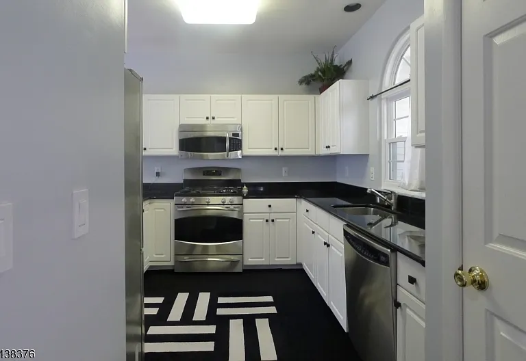 808 Dellwood Ln — Photo 14