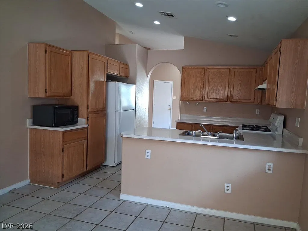 3 bed, 2.0 bath, 1238 sqft, $1,750 — Photo 4