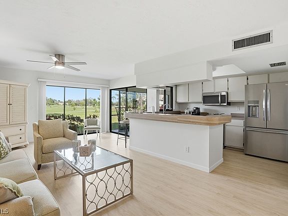 5th image of 5585 Trailwinds Dr APT 314