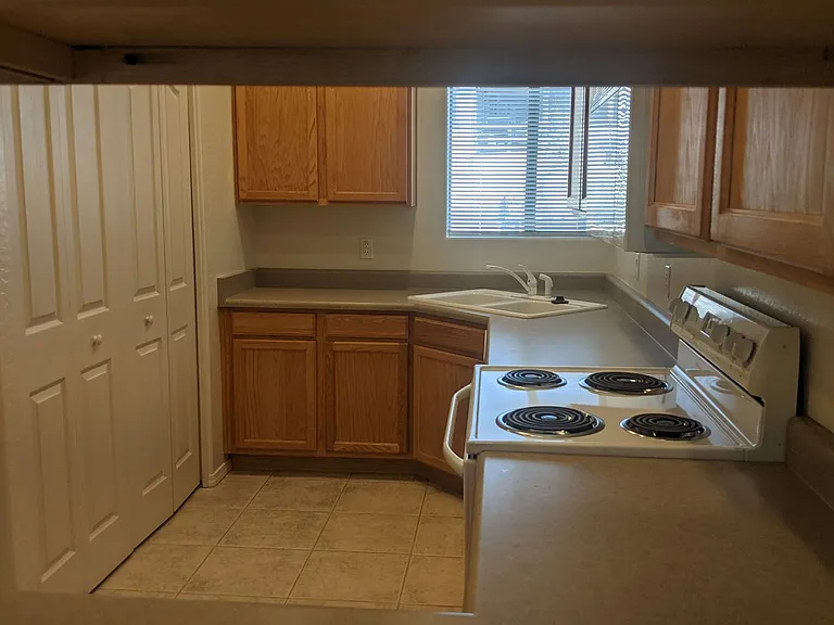4960 Summit Cir — Photo 5