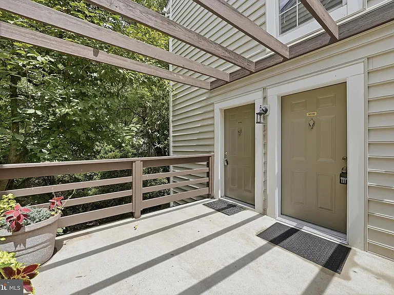 10118 Oakton Terrace Rd #10118 — Photo 3