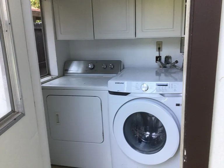 N Montgomery St — Photo 8