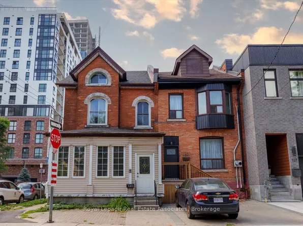 123 Market St, Hamilton, ON L8R 1N7