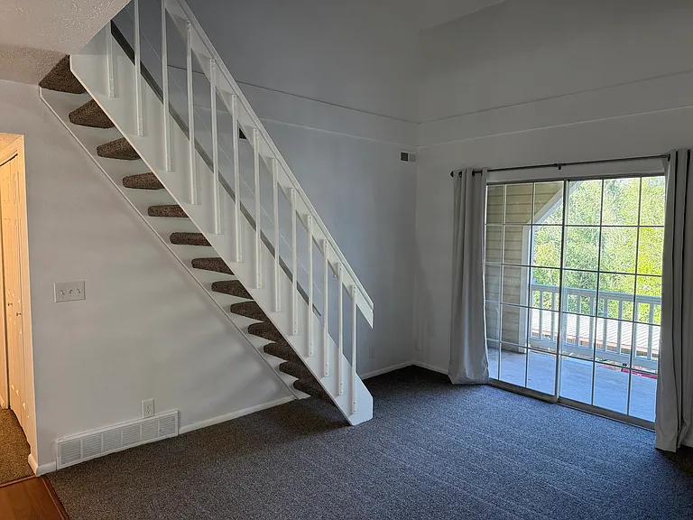 1222 E Waterside Cv — Photo 8