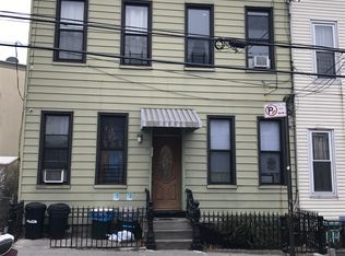 6118 55th St, Maspeth, NY 11378