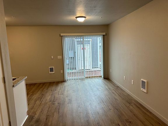 5th image of 555 N River Rd #8