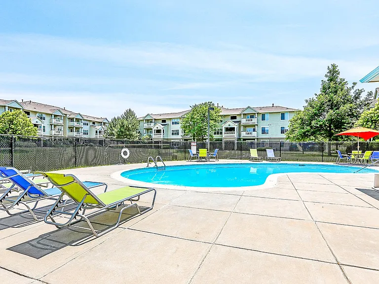 Riverwalk Apartments — Photo 4
