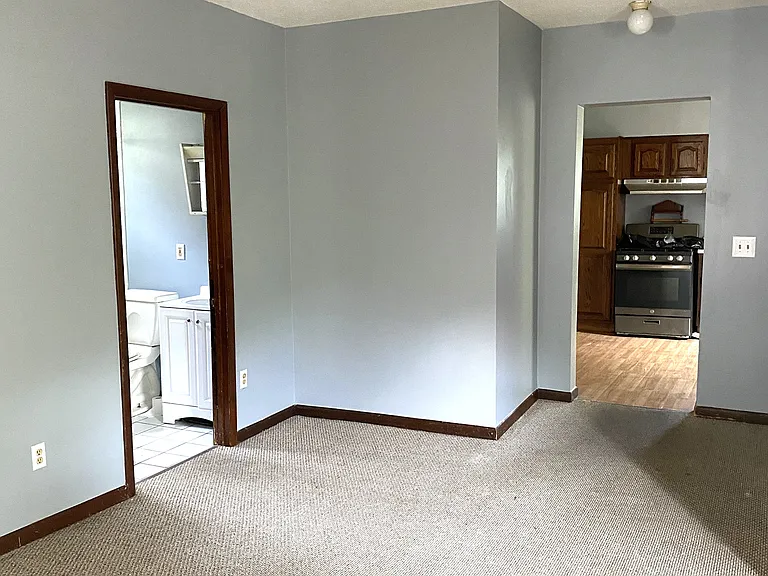 610 W 19th St #1 — Photo 8