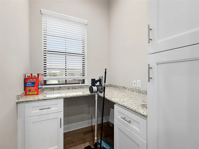 3334 Beverly Forest Dr — Photo 11
