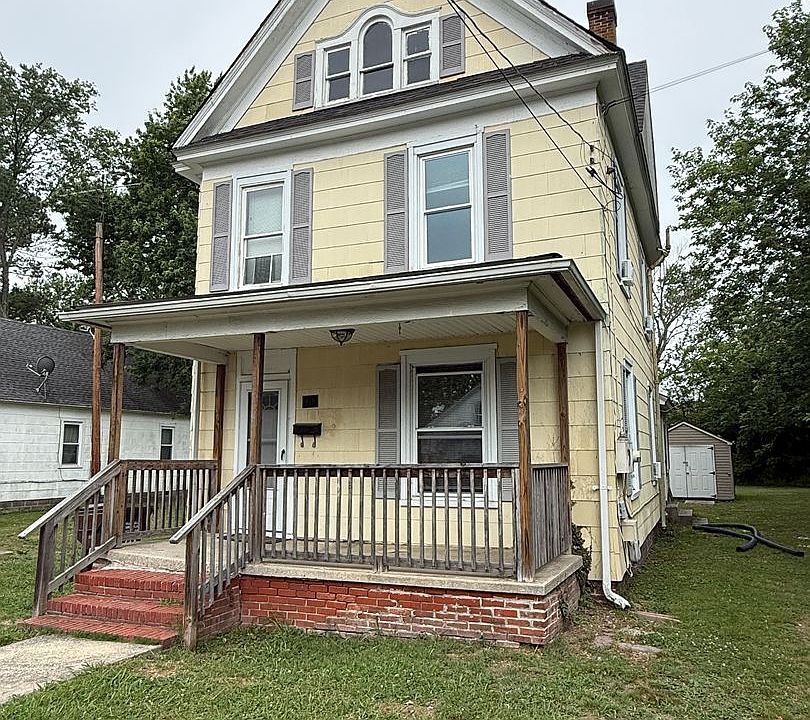 1st image of 419 Oakley St