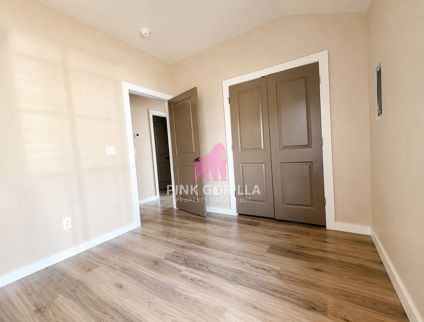 3 bed, 1110 sqft, $1,380 — Photo 2