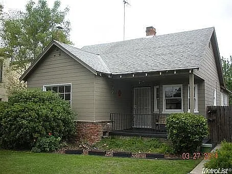 2512 T St photo 1
