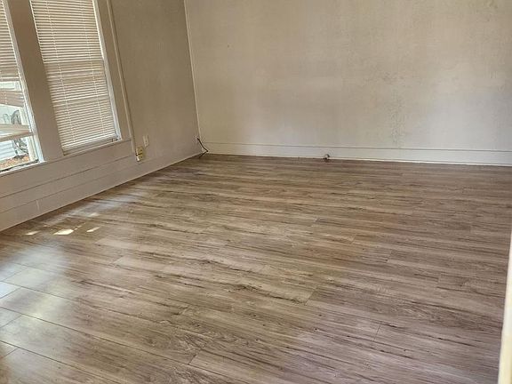 5th image of 229 Adair St