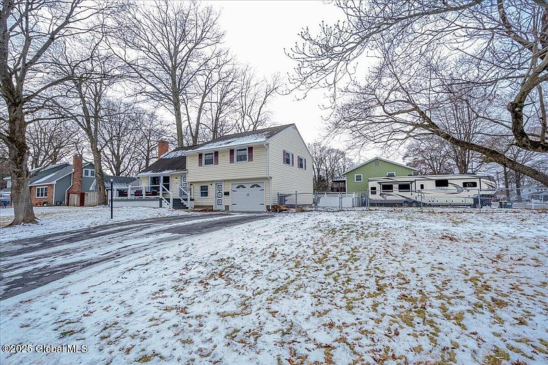 4th image of 42 Merritt Drive