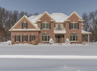 5206 Queen Victoria Ln, Kalamazoo, MI 49009