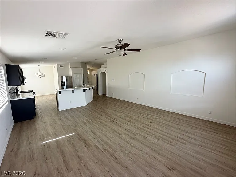 374 Yacht Ave — Photo 3