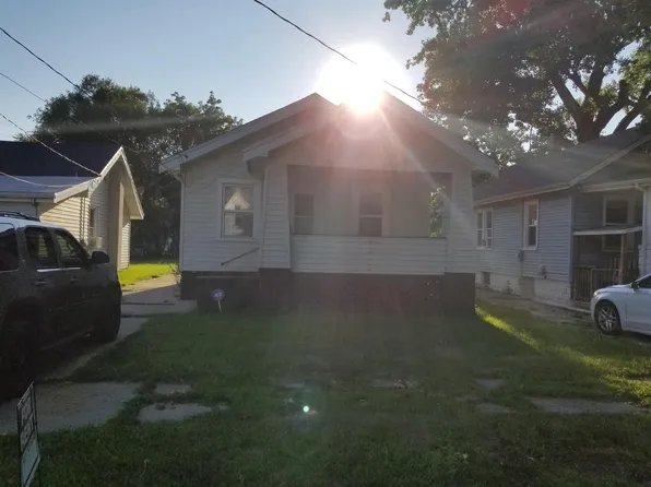 1907 N Ashley Ct, Peoria, IL 61604