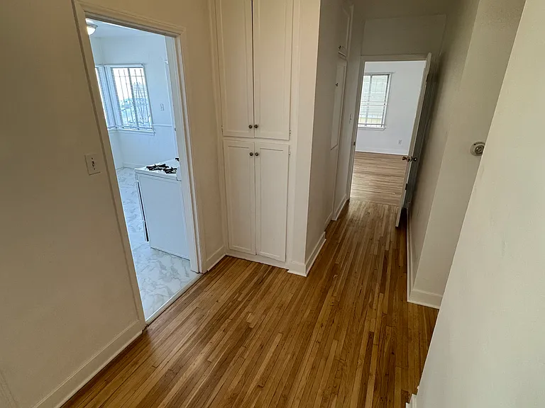 439 N Spaulding Ave — Photo 15