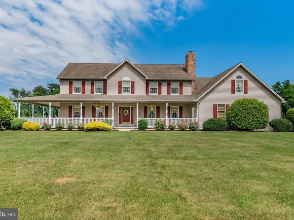 1030 Highfield Ct, Mechanicsburg, PA 17055