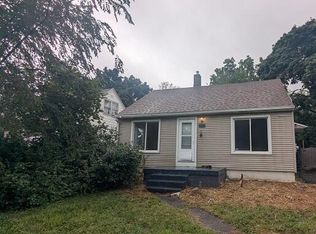 527 E Cavanaugh Rd, Lansing, MI 48910