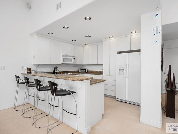 5th image of 3504 Gulf Blvd #1B