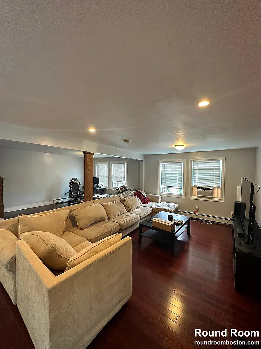 3 bed, $3,300 — Photo 4
